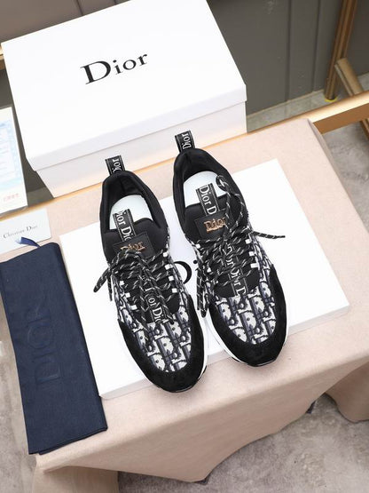 Premium Pattern Runner Sneakers